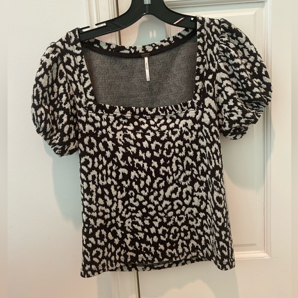 Free people leopard print puff sleeve square neck top